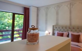 Love Luxury Studio